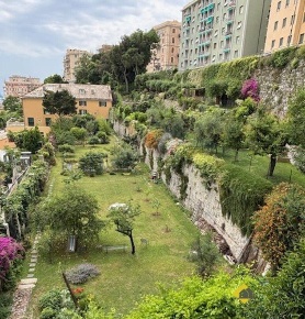 Foto Appartamento in via adamo centurione, Genova Lagaccio di 66 m²