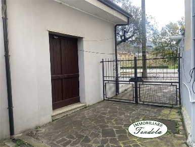 Foto Casa indipendente a Luni Casano Dogana Isola di 220 m² con 6 locali