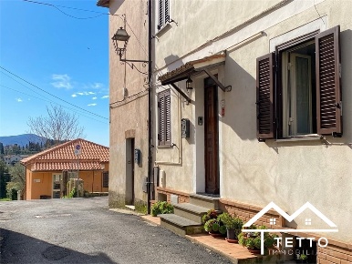 Foto Case semi ndipendenti in Via degli Orti, Forano Centro di 148 m²