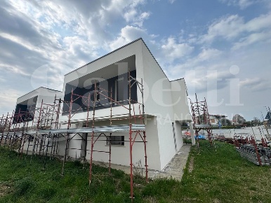 Foto Villa bifamiliare in Via CAMPOLONGO SNC, Castelfranco Veneto di 110 m²