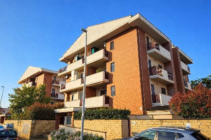 Foto Appartamento in Via Mordano 16, Roma Acilia di 61 m² con 3 locali