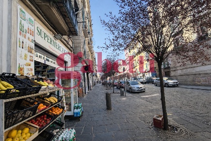 Foto Negozio in Giovanni a Carbonara, Napoli Tribunali di 59 m² in vendita