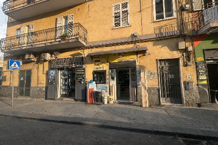 Foto Attività commerciale in Calata Ponte di Casanova, Napoli Vasto