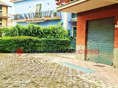 Foto Negozio in Via marsala 6, Piedimonte San Germano Centro di 50 m²