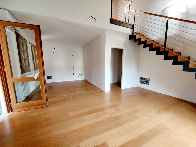 Foto Appartamento a Asolo Centro con 4 locali in vendita