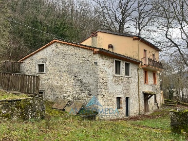 Foto Appartamento a Carovilli Centro di 345 m² con 10 locali in vendita