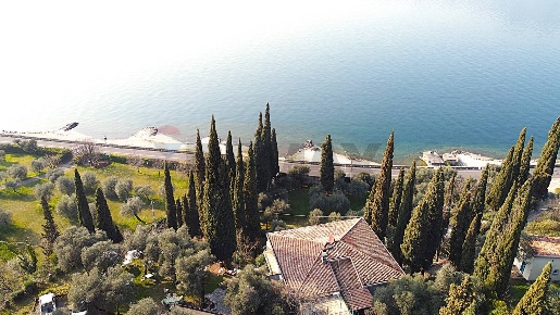 Foto Case semi ndipendenti a Torri del Benaco Pai di 156 m² con 4 locali