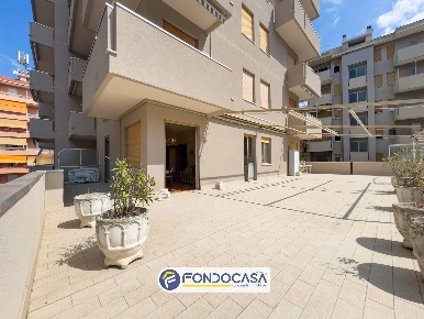 Foto Appartamento in Via Clavesana, Andora Marina Di Andora di 85 m²