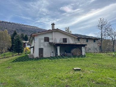 Foto Casa indipendente a Brenzone sul Garda Val Di Fies di 160 m²