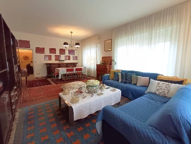 Foto Appartamento in via Edmondo De Amicis, Certaldo Centro di 140 m²