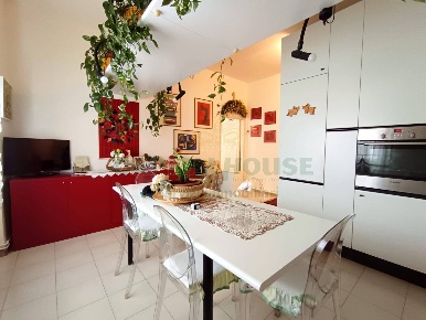 Foto Appartamento in via Edmondo De Amicis, Certaldo Centro di 140 m²