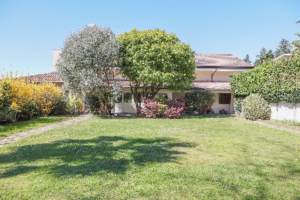 Foto Case semi ndipendenti in Via Lavazza 34 Bis, Torino Superga di 230 m²