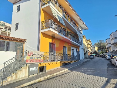 Foto Locale commerciale in Via Tiengo, Benevento Ponticelli di 160 m²