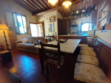 Foto Appartamento in Via del popolo, Palaia Centro di 70 m² con 3 locali