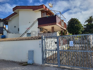 Foto Case semi ndipendenti in Via Tirelli 1, Anzio Villa Claudia di 60 m²