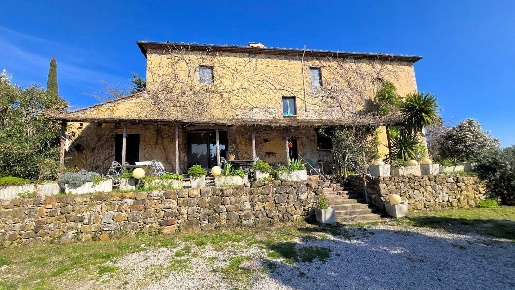Foto Rustico in Strada Regionale 398, Monterotondo Marittimo di 330 m²