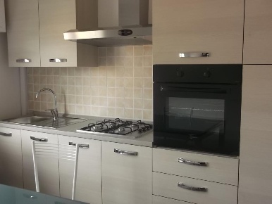 Foto Stanza in Piazza Dante Alighieri 1, Pisa Santa Maria di 90 m²