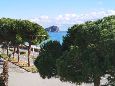 Foto Appartamento in VIA BERNINZONI, Spotorno di 100 m² con 3 locali