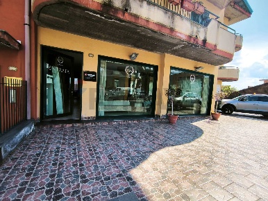 Foto Locale commerciale in Via Pasteria 27, Calatabiano di 170 m²