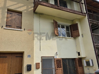 Foto Case semi ndipendenti a Lamon Rugna di 130 m² con 5 locali in vendita