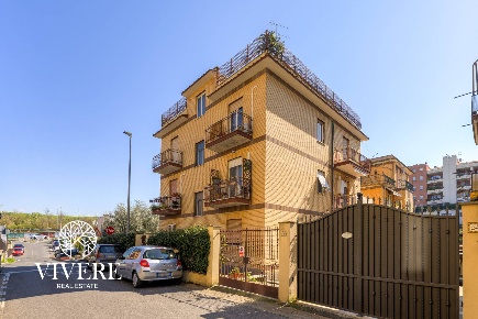 Foto Appartamento in Via Ortignano, Roma Fidene di 70 m² con 2 locali