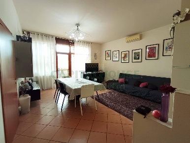 Foto Appartamento in via Edmondo de amicis, Certaldo Centro di 83 m²