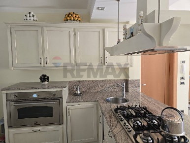 Foto Casa indipendente in Via Resenterra 45, Lamon Centro di 299 m²