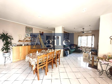 Foto Appartamento in via ugo foscolo, Corropoli di 190 m² con 5 locali