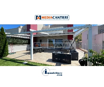Foto Villa unifamiliare in VIA CHIAPPINELLO 54, Montesilvano di 209 m²