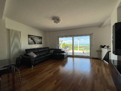 Foto Villa unifamiliare in VIA CHIAPPINELLO 54, Montesilvano di 209 m²