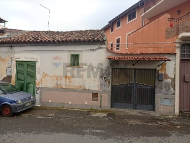 Foto Appartamento in Via Curia 127, Catania Rapisardi di 97 m² con 4 locali