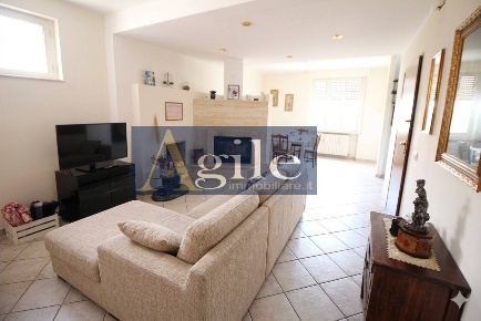 Foto Appartamento in VIA DEI FOSSI, Castel di Lama di 200 m² con 6 locali
