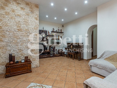 Foto Appartamento in Italia, Marano di Napoli Centro di 100 m² con 4 locali