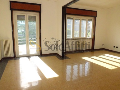 Foto Appartamento in Viale libertà, Pavia Stazione - Ticinello di 180 m²