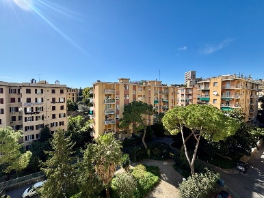 Foto Appartamento in Viale Pio VII 25, Genova Marassi di 77 m² con 5 locali