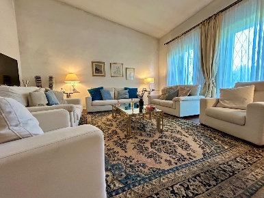 Foto Villa unifamiliare a Montelupo Fiorentino di 195 m² con 10 locali