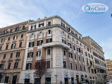 Foto Appartamento in Via Vespasiano 52, Roma di 86 m² con 3 locali