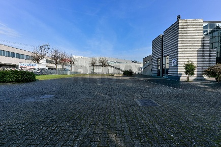 Foto Laboratorio in Via Ungaretti 7, Cernusco sul Naviglio Centro di 450 m²