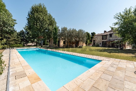 Foto Villa unifamiliare in strada provinciale 2 5, Apiro Centro di 340 m²