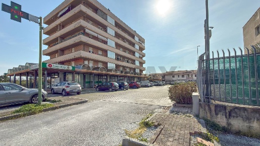 Foto Locale commerciale in via monte cavallo 6/A, Viareggio di 45 m²