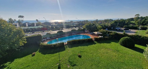 Foto Case semi ndipendenti a Montignoso Cinquale di 156 m² con 5 locali