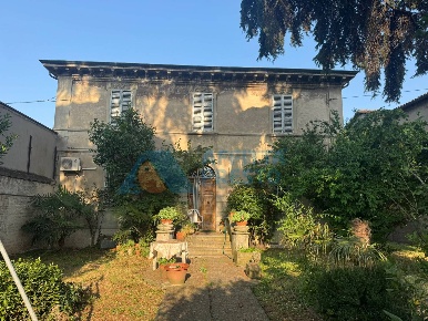 Foto Case semi ndipendenti a Meldola di 250 m² con 5 locali in vendita