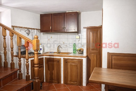 Foto Appartamento in Via Riforma 4, Vico nel Lazio Centro di 100 m²