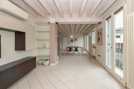 Foto Appartamento in Via Zambelli 1, Lonato del Garda Lonato con 4 locali