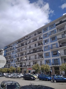 Foto Appartamento in delle medaglie d'oro, Cosenza Centro di 180 m²