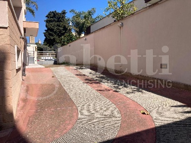 Foto Box in Via Ruggero Flores 36, Brindisi Casale - Materdomini di 18 m²