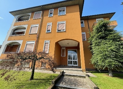 Foto Appartamento in Via pavese 33, Ozzero Centro di 101 m² con 3 locali