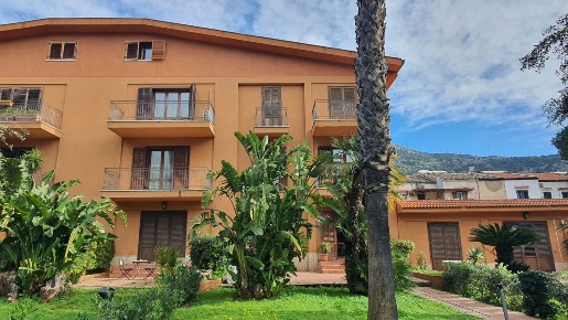 Foto Appartamento in dei quartieri, Palermo San Lorenzo di 128 m²