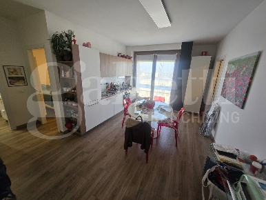 Foto Appartamento in Piazza simoni 1, Verona Valverde di 75 m² con 3 locali