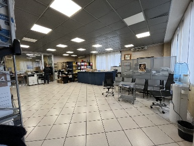 Foto Ufficio in Via Toscana 24, Cornegliano Laudense di 240 m² con 4 locali